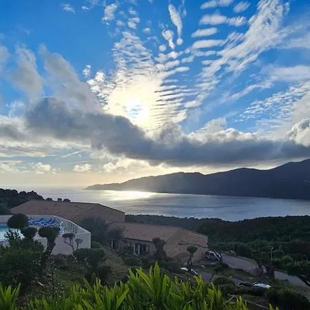 Caseddu T2 N 14, Alba Rossa Avec Piscine Chauffee Сasa de vacaciones